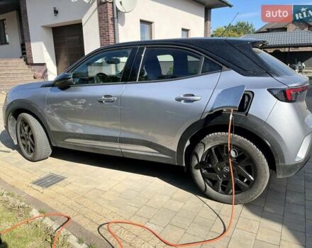 Сірий Опель Mokka-e, об'ємом двигуна 0 л та пробігом 14 тис. км за 20500 $, фото 4 на Automoto.ua