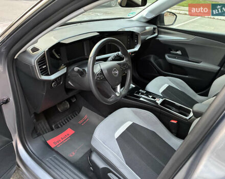 Серый Опель Mokka-e, объемом двигателя 0 л и пробегом 10 тыс. км за 18000 $, фото 54 на Automoto.ua