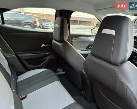 Серый Опель Mokka-e, объемом двигателя 0 л и пробегом 10 тыс. км за 18000 $, фото 42 на Automoto.ua