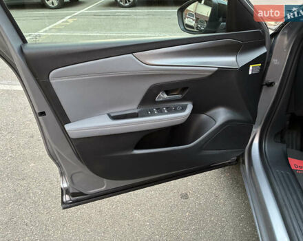 Серый Опель Mokka-e, объемом двигателя 0 л и пробегом 10 тыс. км за 18000 $, фото 55 на Automoto.ua