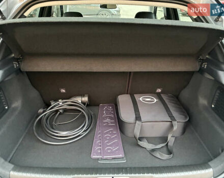 Серый Опель Mokka-e, объемом двигателя 0 л и пробегом 10 тыс. км за 18000 $, фото 36 на Automoto.ua