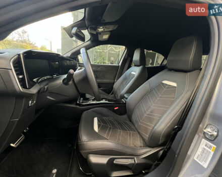 Сірий Опель Mokka-e, об'ємом двигуна 0 л та пробігом 4 тис. км за 22500 $, фото 43 на Automoto.ua