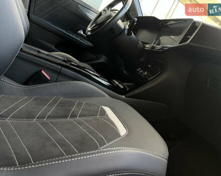 Сірий Опель Mokka-e, об'ємом двигуна 0 л та пробігом 4 тис. км за 22500 $, фото 39 на Automoto.ua