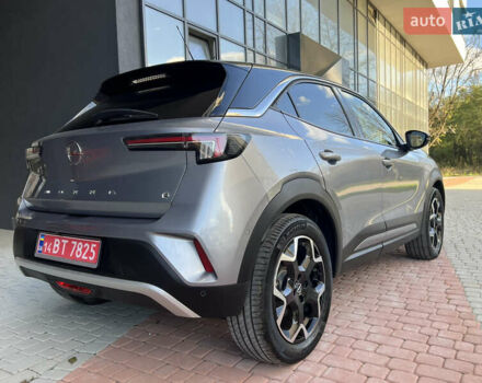 Сірий Опель Mokka-e, об'ємом двигуна 0 л та пробігом 4 тис. км за 22500 $, фото 22 на Automoto.ua