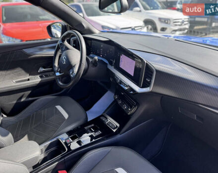 Синий Опель Mokka-e, объемом двигателя 0 л и пробегом 56 тыс. км за 16300 $, фото 52 на Automoto.ua