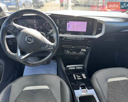 Синий Опель Mokka-e, объемом двигателя 0 л и пробегом 56 тыс. км за 16300 $, фото 43 на Automoto.ua