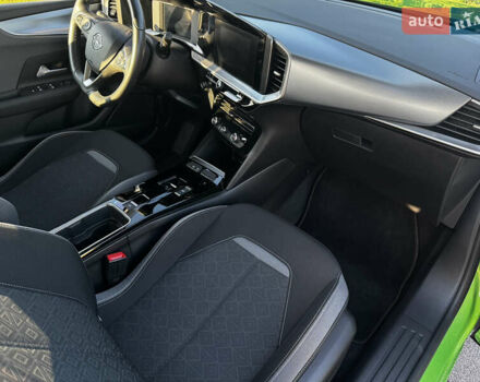 Зеленый Опель Mokka-e, объемом двигателя 0 л и пробегом 19 тыс. км за 16799 $, фото 26 на Automoto.ua