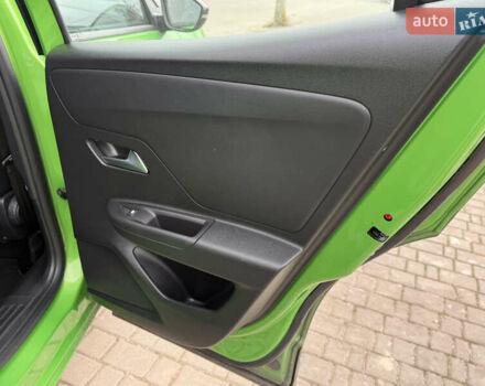 Зелений Опель Mokka-e, об'ємом двигуна 0 л та пробігом 60 тис. км за 16799 $, фото 50 на Automoto.ua