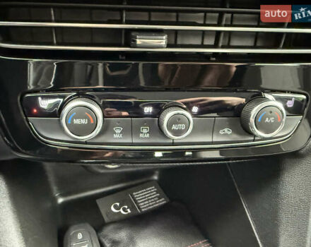 Зелений Опель Mokka-e, об'ємом двигуна 0 л та пробігом 60 тис. км за 16799 $, фото 74 на Automoto.ua