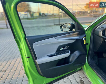 Зелений Опель Mokka-e, об'ємом двигуна 0 л та пробігом 17 тис. км за 19000 $, фото 8 на Automoto.ua