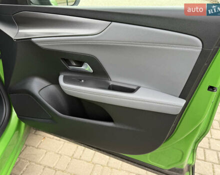 Зелений Опель Mokka-e, об'ємом двигуна 0 л та пробігом 60 тис. км за 16799 $, фото 43 на Automoto.ua