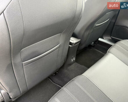 Зелений Опель Mokka-e, об'ємом двигуна 0 л та пробігом 60 тис. км за 16799 $, фото 54 на Automoto.ua