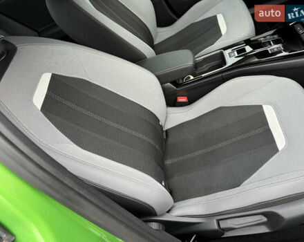 Зелений Опель Mokka-e, об'ємом двигуна 0 л та пробігом 60 тис. км за 16799 $, фото 45 на Automoto.ua