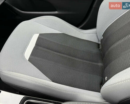 Зелений Опель Mokka-e, об'ємом двигуна 0 л та пробігом 60 тис. км за 16799 $, фото 73 на Automoto.ua