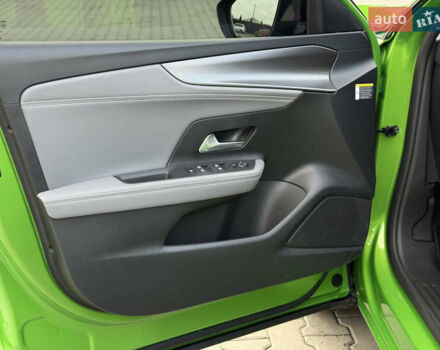 Зеленый Опель Mokka-e, объемом двигателя 0 л и пробегом 18 тыс. км за 16900 $, фото 26 на Automoto.ua