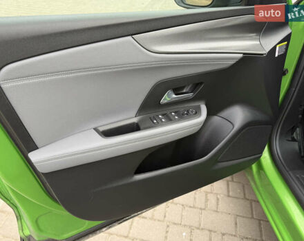 Зелений Опель Mokka-e, об'ємом двигуна 0 л та пробігом 60 тис. км за 16799 $, фото 62 на Automoto.ua