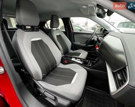 Червоний Опель Mokka, об'ємом двигуна 1.2 л та пробігом 15 тис. км за 18000 $, фото 43 на Automoto.ua