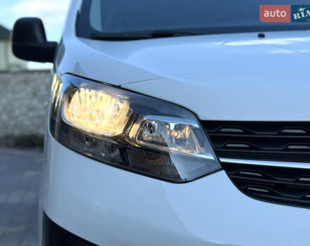 Белый Опель Vivaro-e, объемом двигателя 0 л и пробегом 50 тыс. км за 20878 $, фото 10 на Automoto.ua