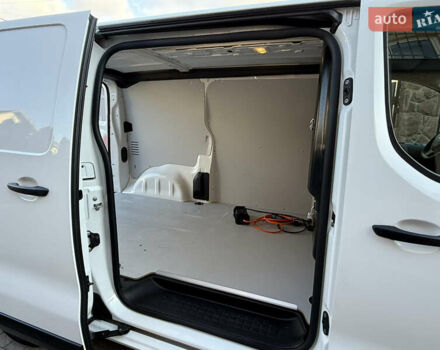 Белый Опель Vivaro-e, объемом двигателя 0 л и пробегом 50 тыс. км за 20878 $, фото 36 на Automoto.ua