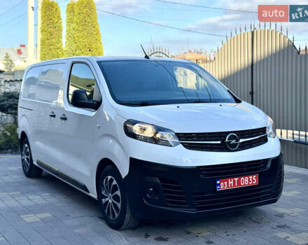 Белый Опель Vivaro-e, объемом двигателя 0 л и пробегом 50 тыс. км за 20878 $, фото 2 на Automoto.ua