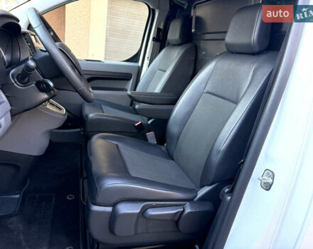 Белый Опель Vivaro-e, объемом двигателя 0 л и пробегом 50 тыс. км за 20878 $, фото 18 на Automoto.ua