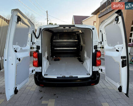 Белый Опель Vivaro-e, объемом двигателя 0 л и пробегом 50 тыс. км за 20878 $, фото 30 на Automoto.ua