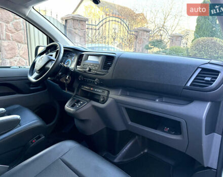 Белый Опель Vivaro-e, объемом двигателя 0 л и пробегом 50 тыс. км за 20878 $, фото 44 на Automoto.ua