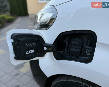 Белый Опель Vivaro-e, объемом двигателя 0 л и пробегом 50 тыс. км за 20878 $, фото 12 на Automoto.ua