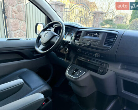 Белый Опель Vivaro-e, объемом двигателя 0 л и пробегом 50 тыс. км за 20878 $, фото 45 на Automoto.ua