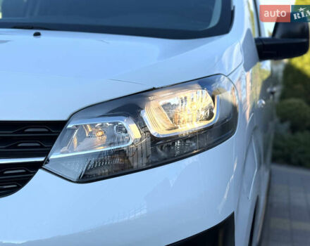 Белый Опель Vivaro-e, объемом двигателя 0 л и пробегом 50 тыс. км за 20878 $, фото 11 на Automoto.ua