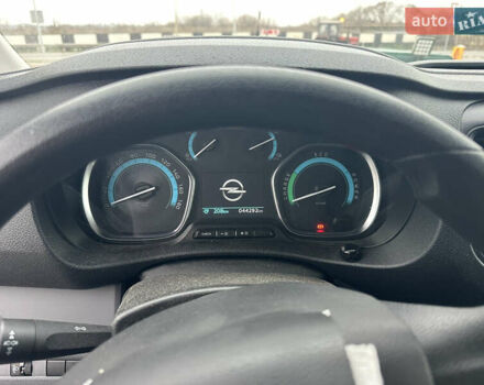 Белый Опель Vivaro-e, объемом двигателя 0 л и пробегом 44 тыс. км за 14500 $, фото 10 на Automoto.ua