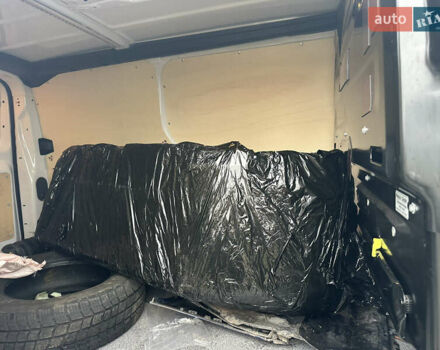 Белый Опель Vivaro-e, объемом двигателя 0 л и пробегом 44 тыс. км за 14500 $, фото 5 на Automoto.ua