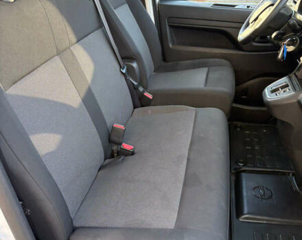 Белый Опель Vivaro-e, объемом двигателя 0 л и пробегом 31 тыс. км за 25900 $, фото 23 на Automoto.ua