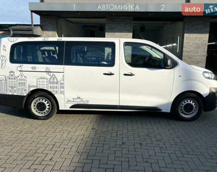 Белый Опель Vivaro-e, объемом двигателя 0 л и пробегом 31 тыс. км за 25900 $, фото 3 на Automoto.ua