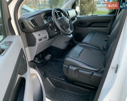 Белый Опель Vivaro-e, объемом двигателя 0 л и пробегом 27 тыс. км за 18700 $, фото 29 на Automoto.ua