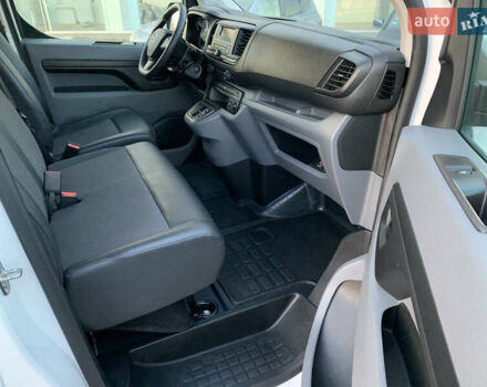 Белый Опель Vivaro-e, объемом двигателя 0 л и пробегом 27 тыс. км за 18700 $, фото 33 на Automoto.ua