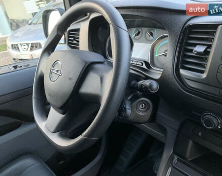 Белый Опель Vivaro-e, объемом двигателя 0 л и пробегом 27 тыс. км за 18700 $, фото 36 на Automoto.ua