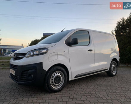 Белый Опель Vivaro-e, объемом двигателя 0 л и пробегом 27 тыс. км за 18700 $, фото 21 на Automoto.ua