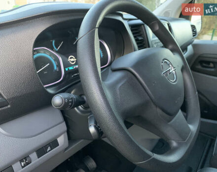 Белый Опель Vivaro-e, объемом двигателя 0 л и пробегом 27 тыс. км за 18700 $, фото 30 на Automoto.ua