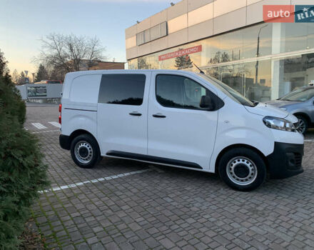 Белый Опель Vivaro-e, объемом двигателя 0 л и пробегом 27 тыс. км за 18700 $, фото 7 на Automoto.ua