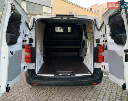 Белый Опель Vivaro-e, объемом двигателя 0 л и пробегом 27 тыс. км за 18700 $, фото 25 на Automoto.ua