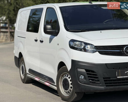 Белый Опель Vivaro-e, объемом двигателя 0 л и пробегом 17 тыс. км за 23900 $, фото 7 на Automoto.ua