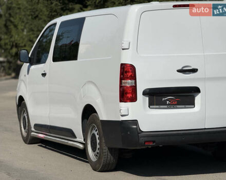 Белый Опель Vivaro-e, объемом двигателя 0 л и пробегом 17 тыс. км за 23900 $, фото 11 на Automoto.ua