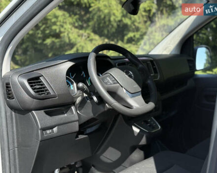 Белый Опель Vivaro-e, объемом двигателя 0 л и пробегом 17 тыс. км за 23900 $, фото 31 на Automoto.ua