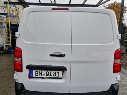 Белый Опель Vivaro-e, объемом двигателя 0 л и пробегом 68 тыс. км за 10999 $, фото 1 на Automoto.ua
