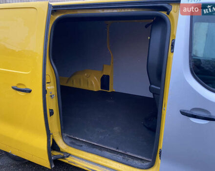 Жовтий Опель Vivaro-e, об'ємом двигуна 0 л та пробігом 47 тис. км за 17950 $, фото 7 на Automoto.ua
