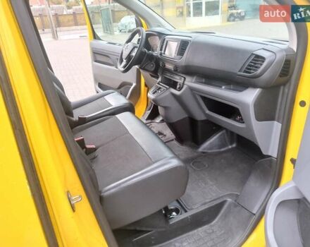 Желтый Опель Vivaro-e, объемом двигателя 0 л и пробегом 104 тыс. км за 15800 $, фото 44 на Automoto.ua