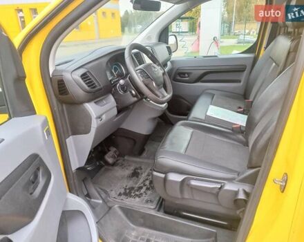 Желтый Опель Vivaro-e, объемом двигателя 0 л и пробегом 104 тыс. км за 15800 $, фото 39 на Automoto.ua