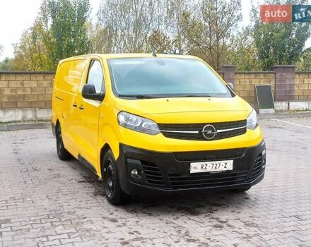 Желтый Опель Vivaro-e, объемом двигателя 0 л и пробегом 104 тыс. км за 15800 $, фото 9 на Automoto.ua