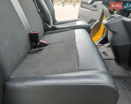 Желтый Опель Vivaro-e, объемом двигателя 0 л и пробегом 104 тыс. км за 15800 $, фото 47 на Automoto.ua